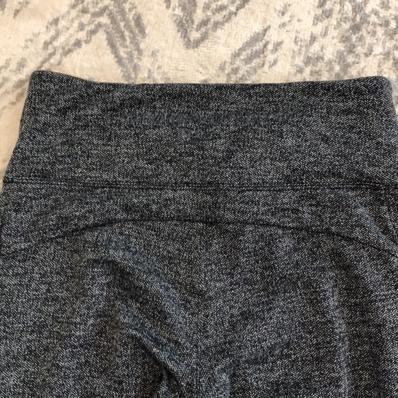 Athleta Heather Grey leggings - Picture 5 of 6